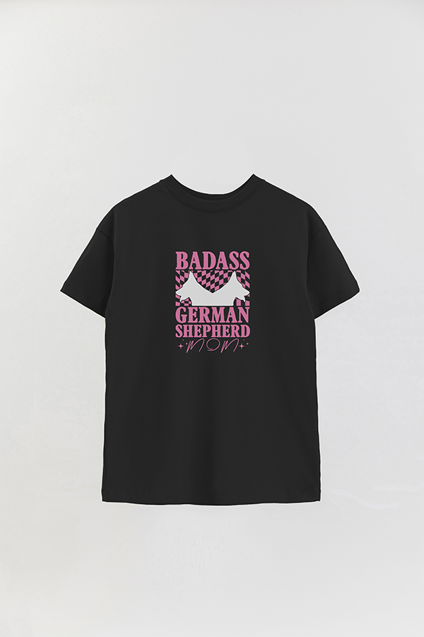 REMERA OVER ESTAMPADA DOG BADASS GERMAN SHEPHERD MOM