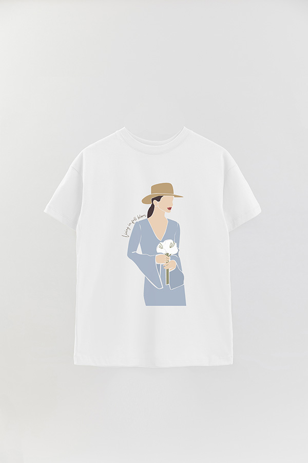 REMERA OVER ESTAMPADA LIVING IN FULL BLOOM