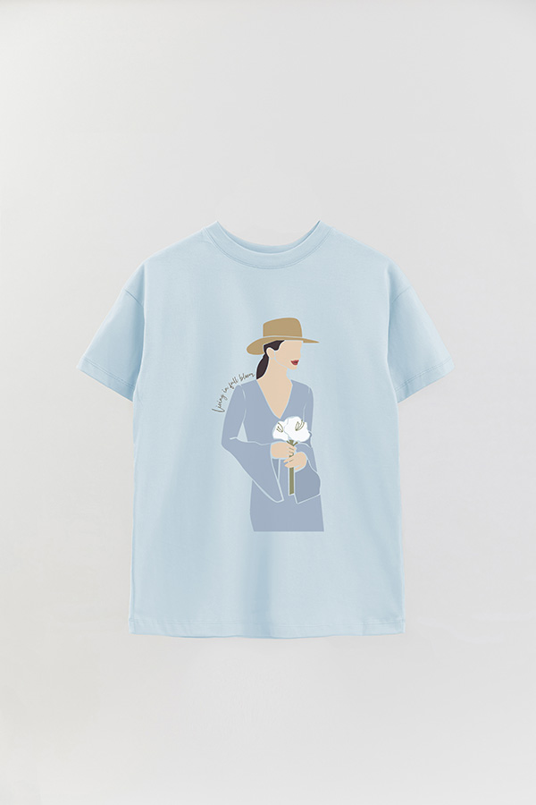 REMERA OVER ESTAMPADA LIVING IN FULL BLOOM