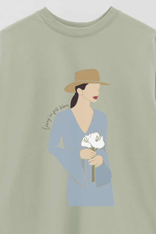 REMERA OVER ESTAMPADA LIVING IN FULL BLOOM