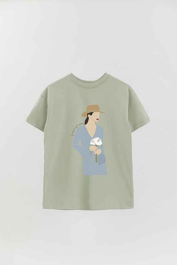 REMERA OVER ESTAMPADA LIVING IN FULL BLOOM