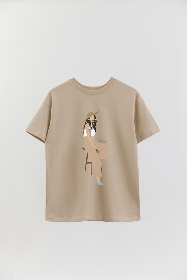 REMERA OVER ESTAMPADA HER SILENCE SPEAKS