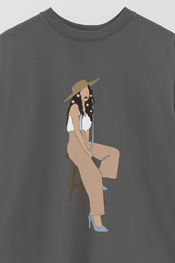 REMERA OVER ESTAMPADA HER SILENCE SPEAKS