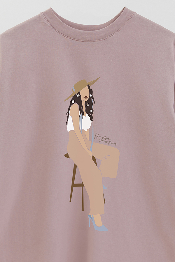 REMERA OVER ESTAMPADA HER SILENCE SPEAKS
