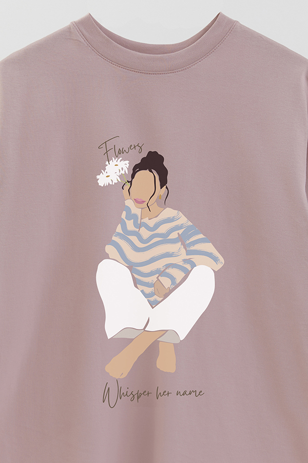 REMERA OVER ESTAMPADA FLOWERS WHISPERS
