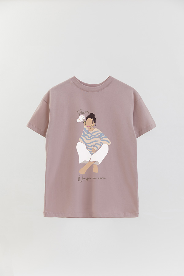 REMERA OVER ESTAMPADA FLOWERS WHISPERS