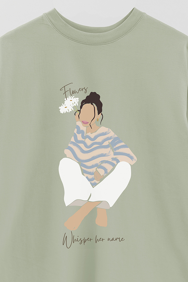 REMERA OVER ESTAMPADA FLOWERS WHISPERS