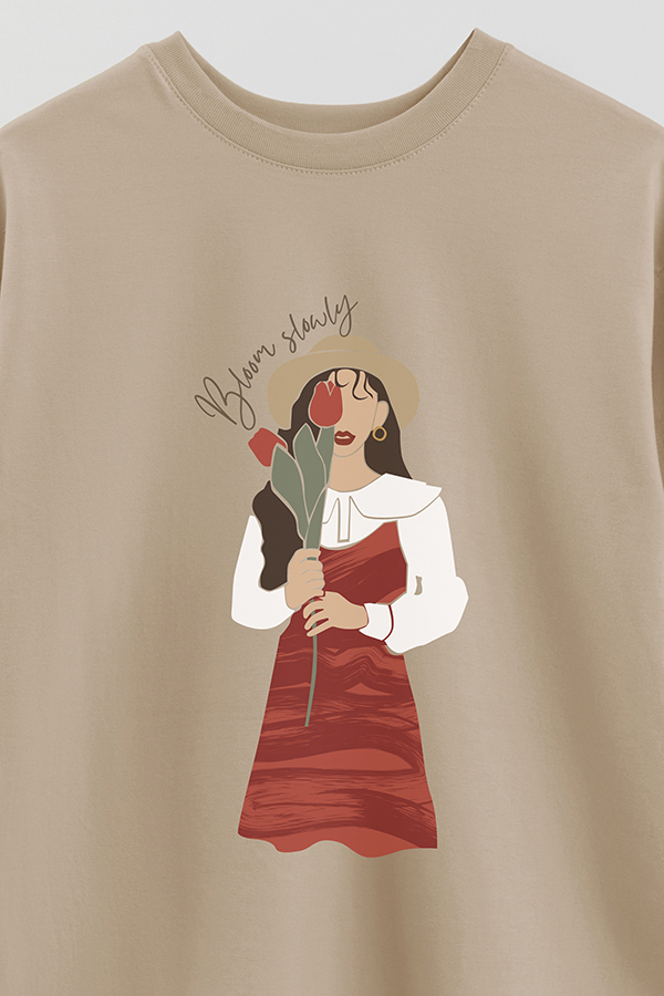 REMERA OVER ESTAMPADA BLOOM SLOWLY
