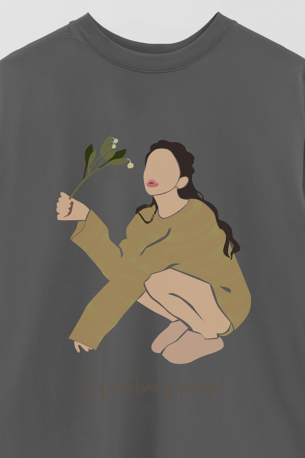 REMERA OVER ESTAMPADA A QUIET KIND OF POWERFUL