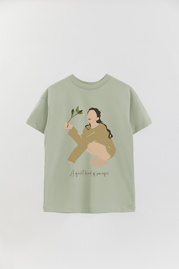 REMERA OVER ESTAMPADA A QUIET KIND OF POWERFUL