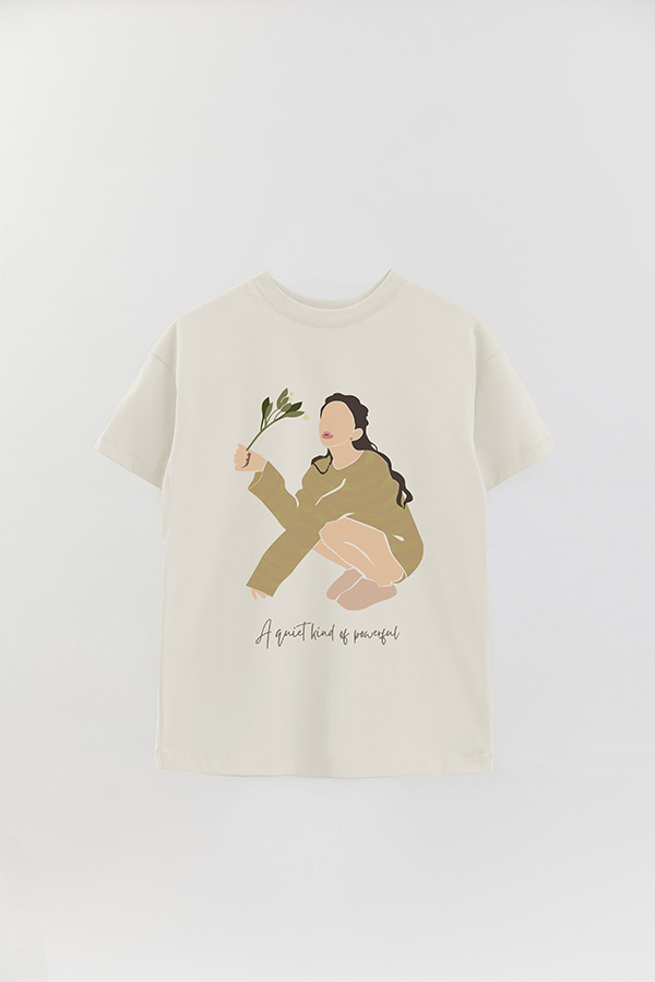 REMERA OVER ESTAMPADA A QUIET KIND OF POWERFUL