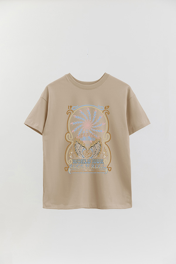 REMERA OVER ESTAMPADA WORLDTOUR