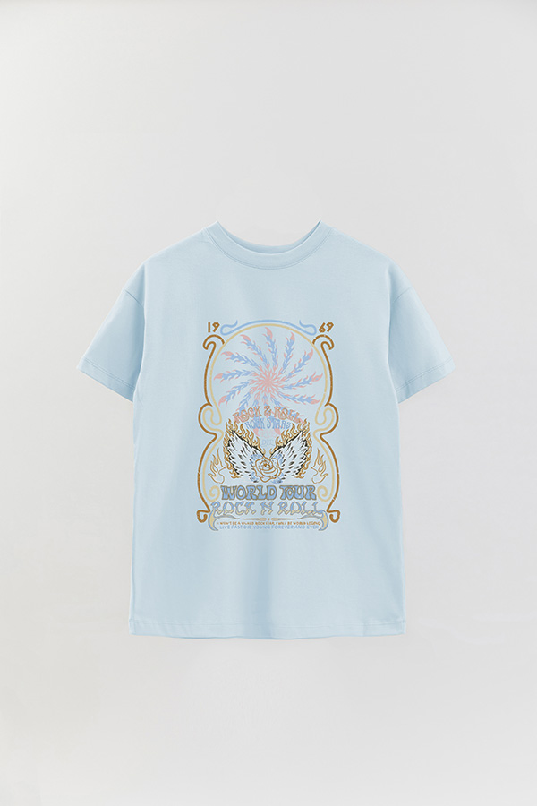 REMERA OVER ESTAMPADA WORLDTOUR