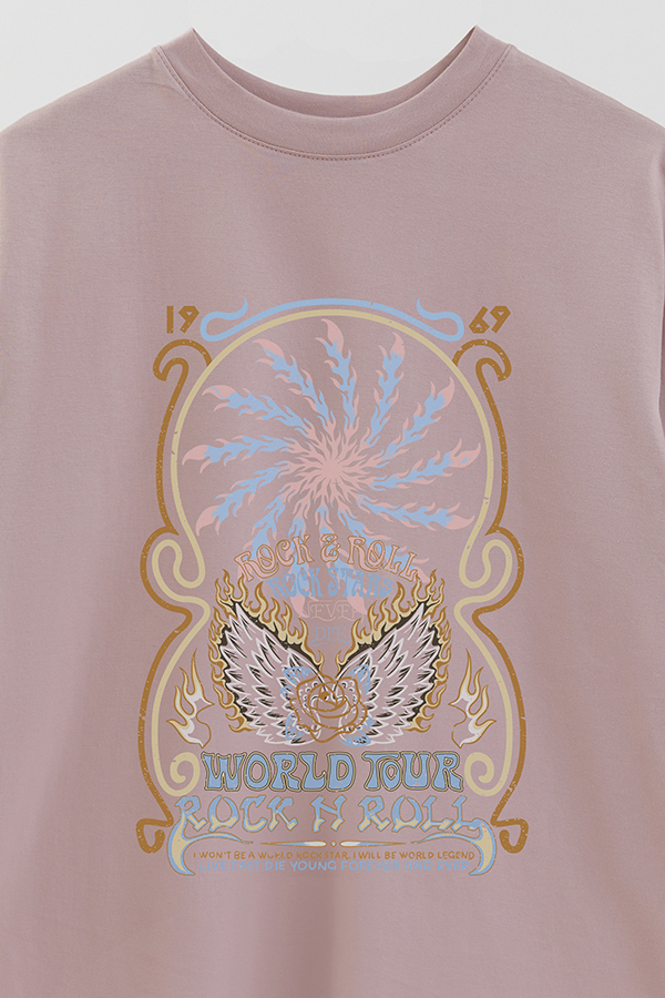 REMERA OVER ESTAMPADA WORLDTOUR