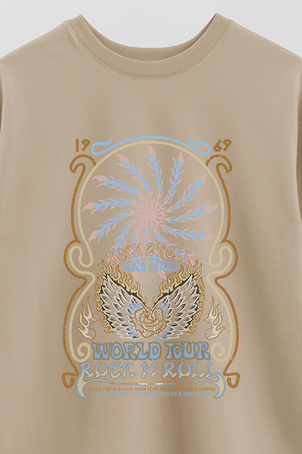 REMERA OVER ESTAMPADA WORLDTOUR