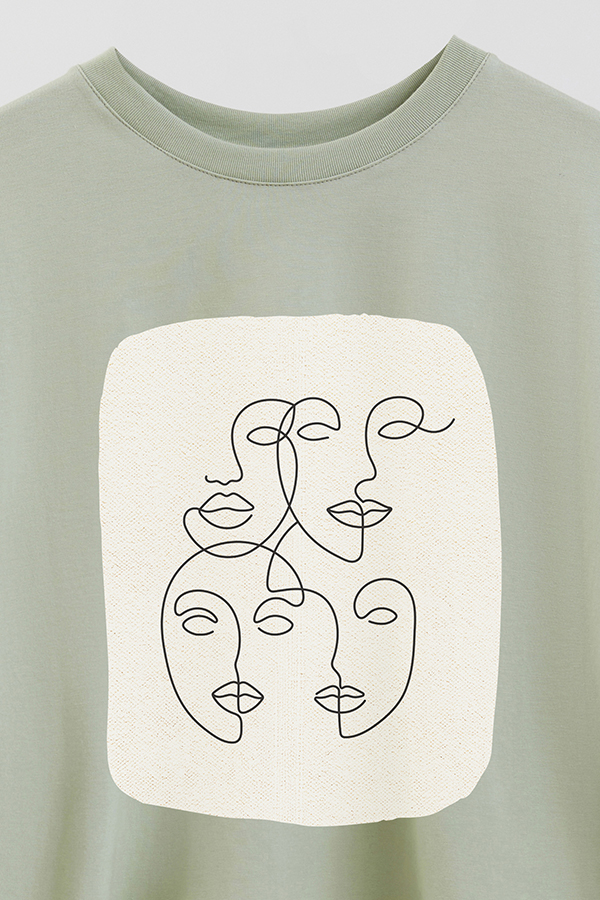 REMERA CROP ESTAMPADA ART 219