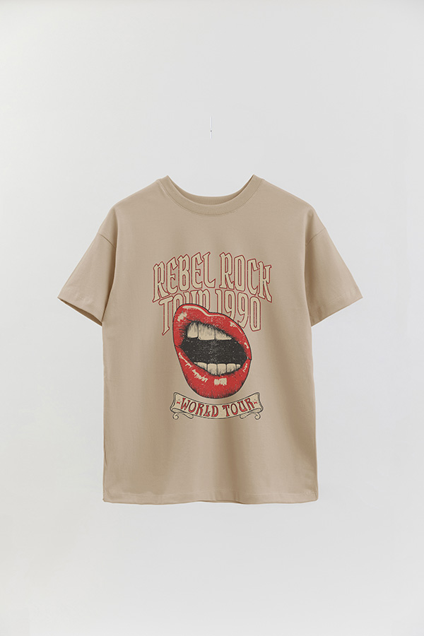 REMERA OVER ESTAMPADA REBEL ROCK 4