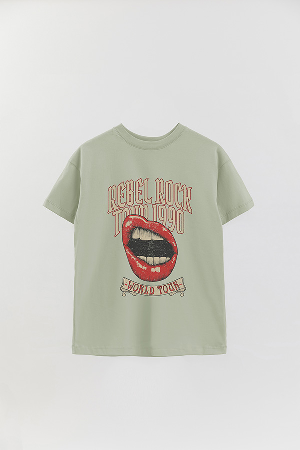 REMERA OVER ESTAMPADA REBEL ROCK 4