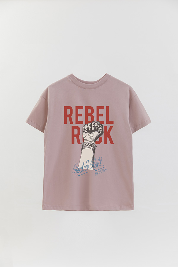 REMERA OVER ESTAMPADA REBEL ROCK 3