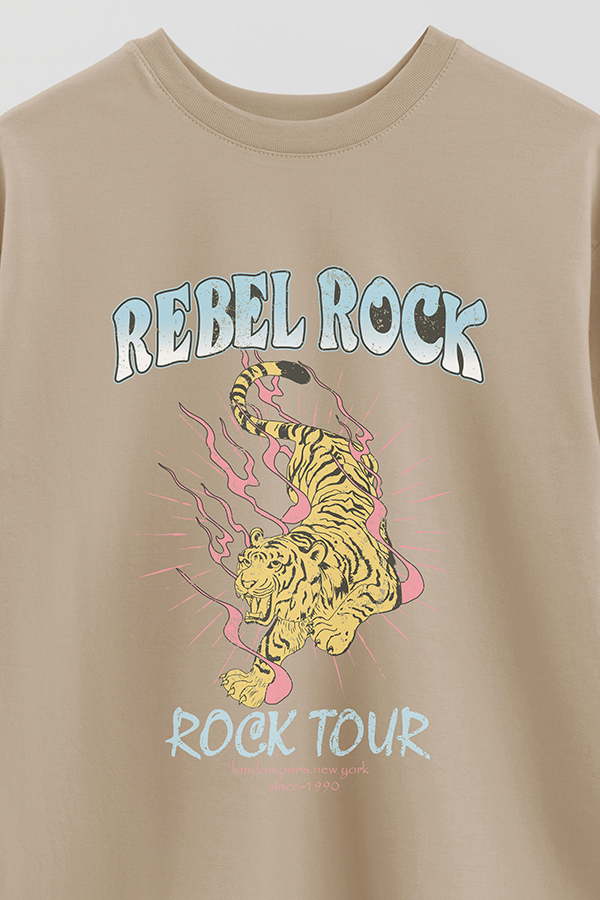 REMERA OVER ESTAMPADA REBEL ROCK 1
