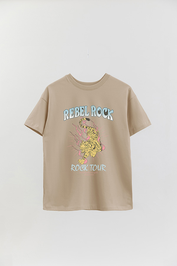 REMERA OVER ESTAMPADA REBEL ROCK 1