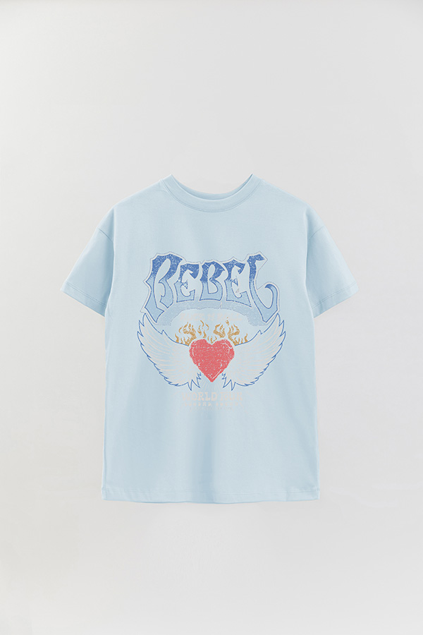 REMERA OVER ESTAMPADA REBEL 2