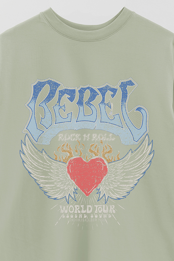 REMERA OVER ESTAMPADA REBEL 2