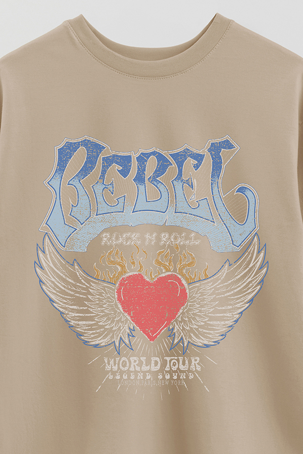 REMERA OVER ESTAMPADA REBEL 2
