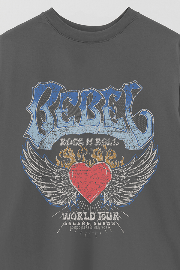 REMERA OVER ESTAMPADA REBEL 2