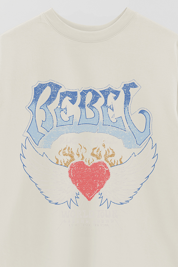REMERA OVER ESTAMPADA REBEL 2