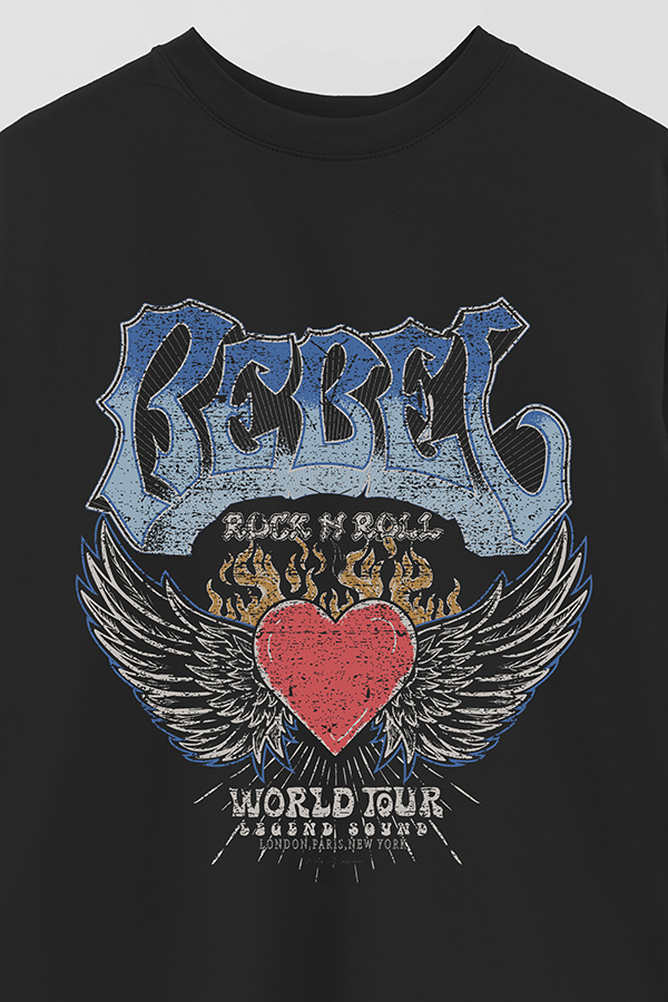 REMERA OVER ESTAMPADA REBEL 2