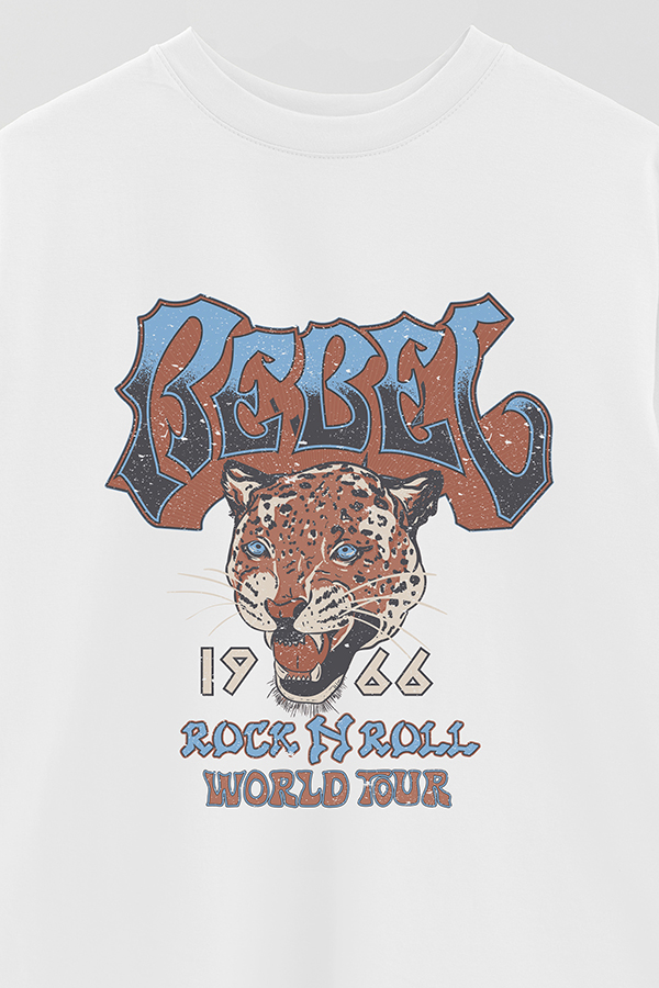 REMERA OVER ESTAMPADA REBEL