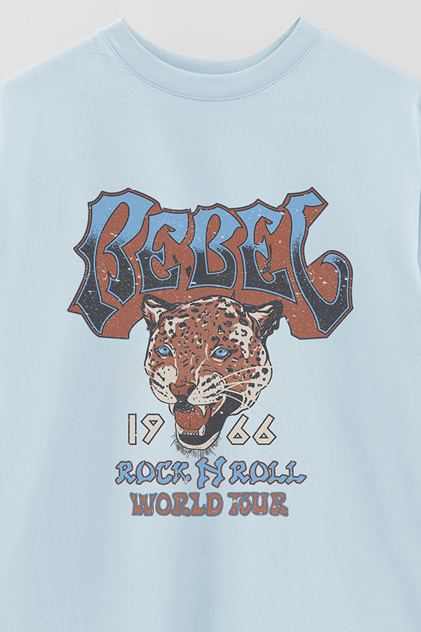 REMERA OVER ESTAMPADA REBEL