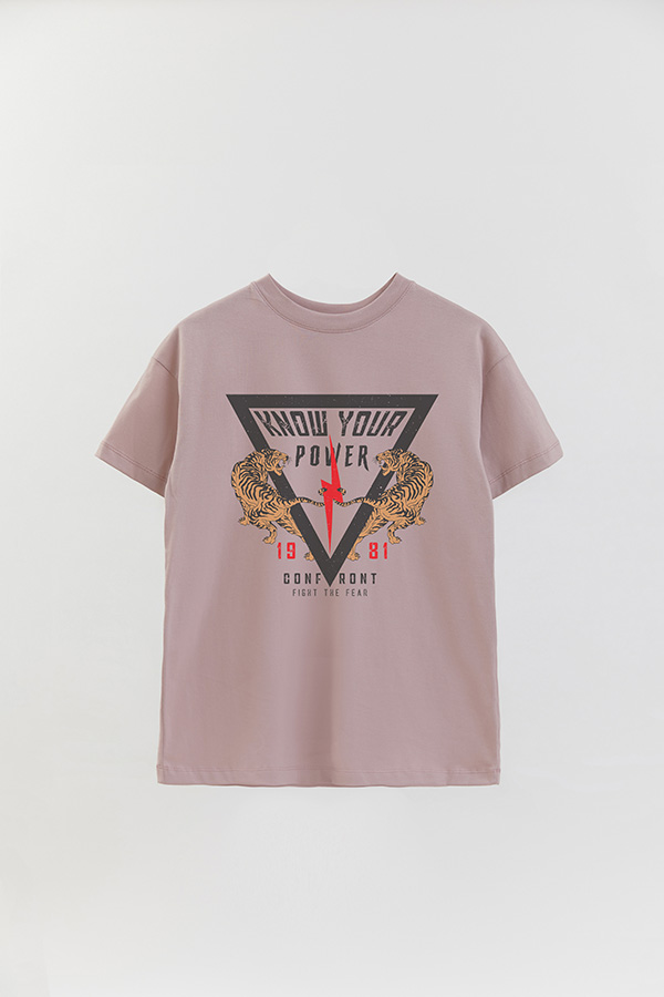 REMERA OVER ESTAMPADA KNOW YOUR POWER