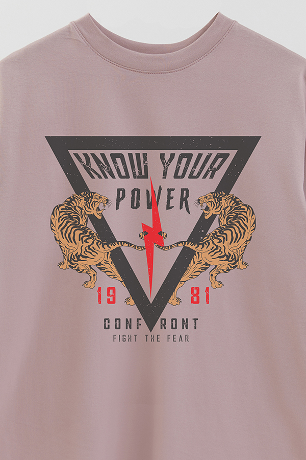 REMERA OVER ESTAMPADA KNOW YOUR POWER
