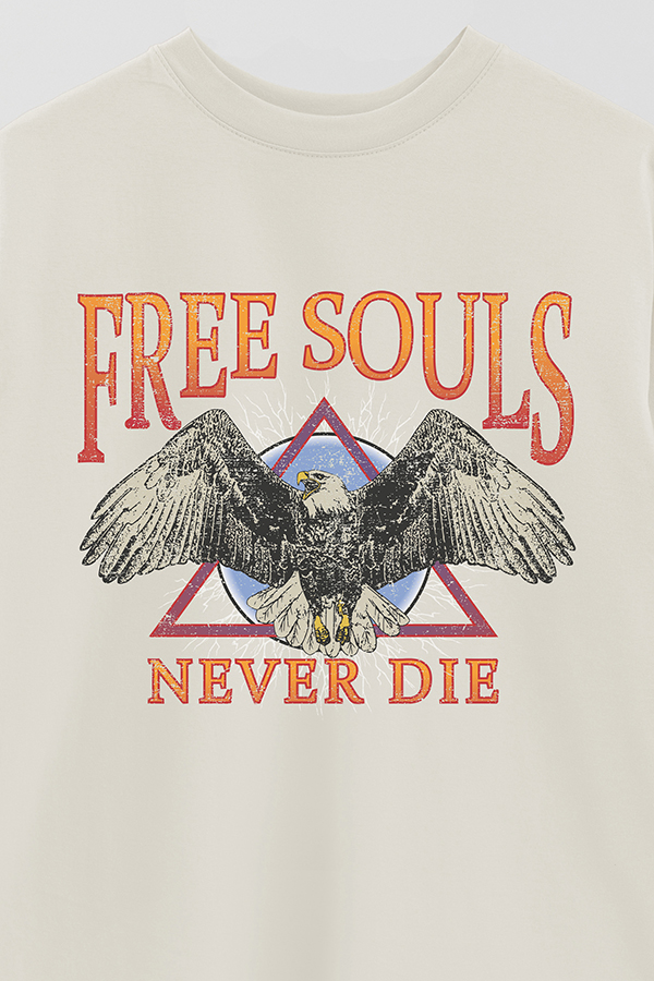 REMERA OVER ESTAMPADA FREE SOULS