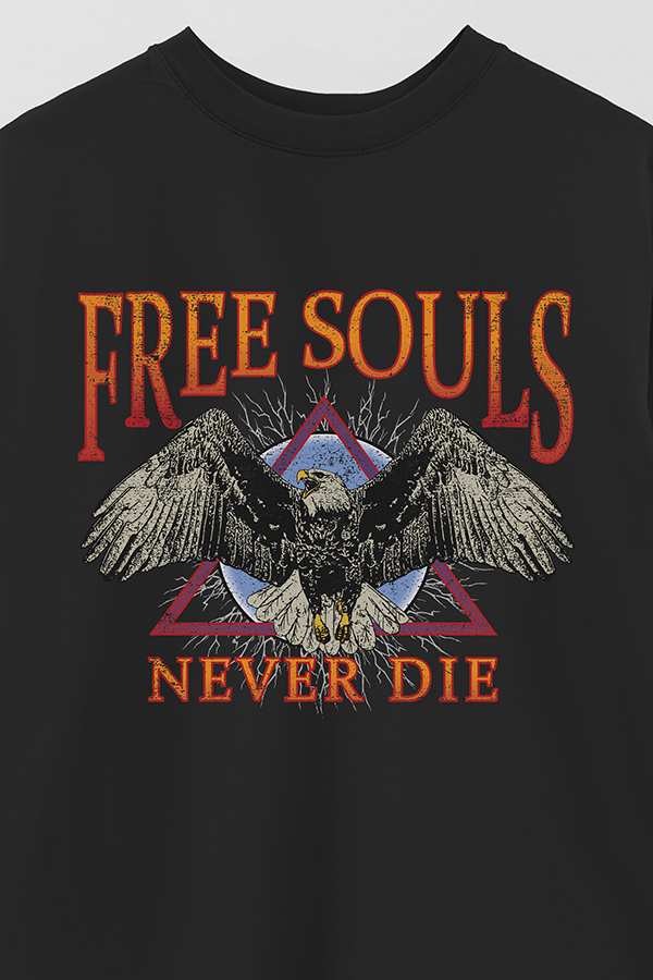 REMERA OVER ESTAMPADA FREE SOULS
