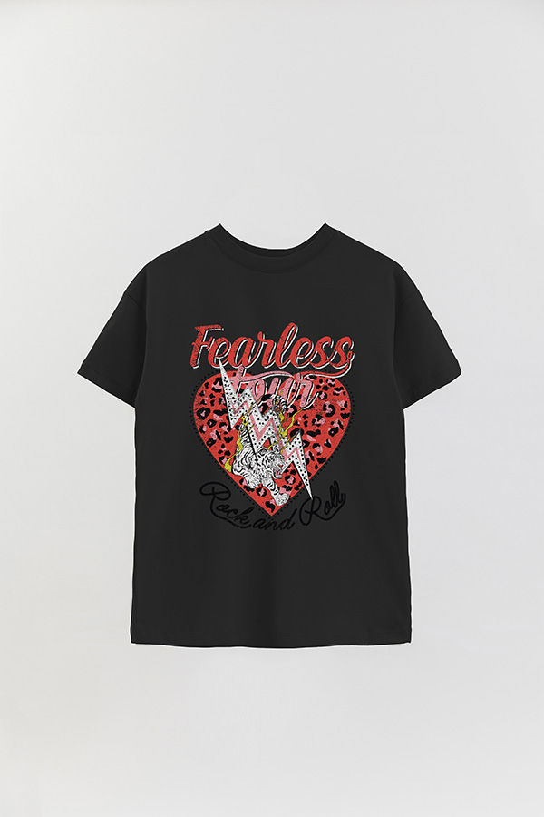 REMERA OVER ESTAMPADA FEARLESS TOUR