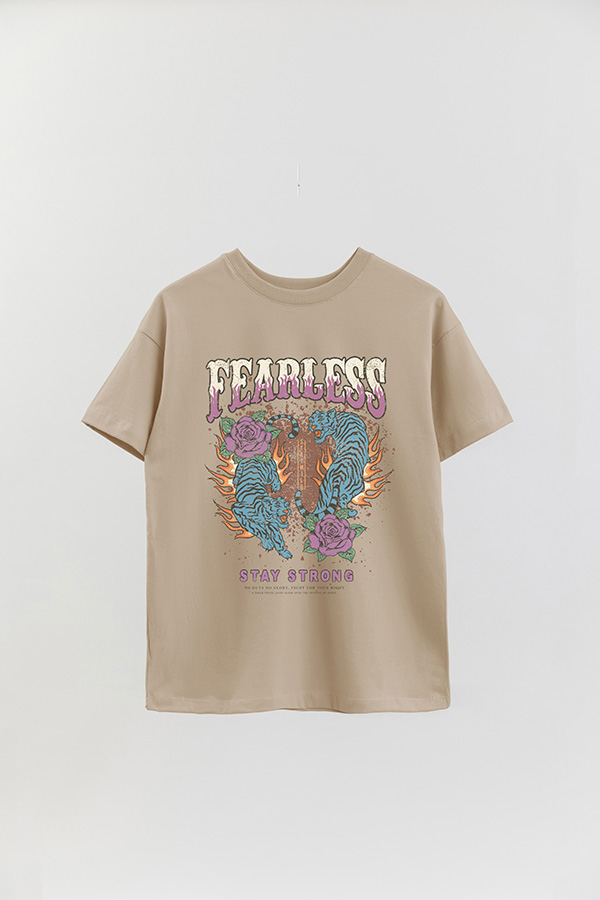 REMERA OVER ESTAMPADA FEARLESS 2