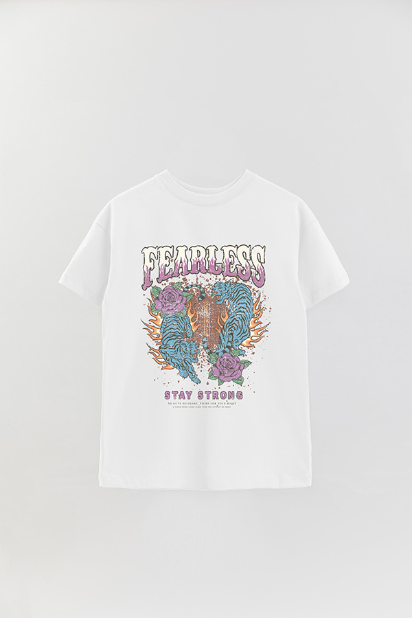 REMERA OVER ESTAMPADA FEARLESS 2