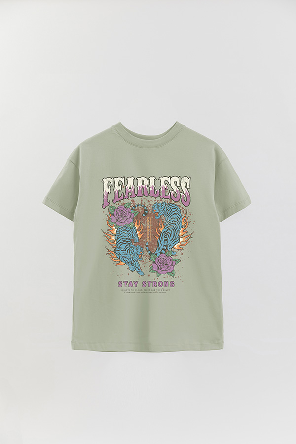 REMERA OVER ESTAMPADA FEARLESS 2