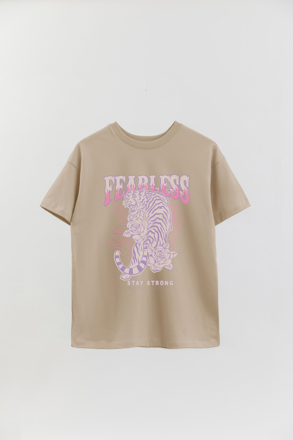 REMERA OVER ESTAMPADA FEARLESS 1