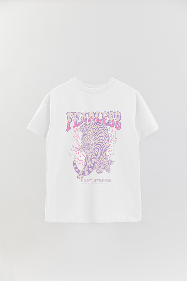 REMERA OVER ESTAMPADA FEARLESS 1