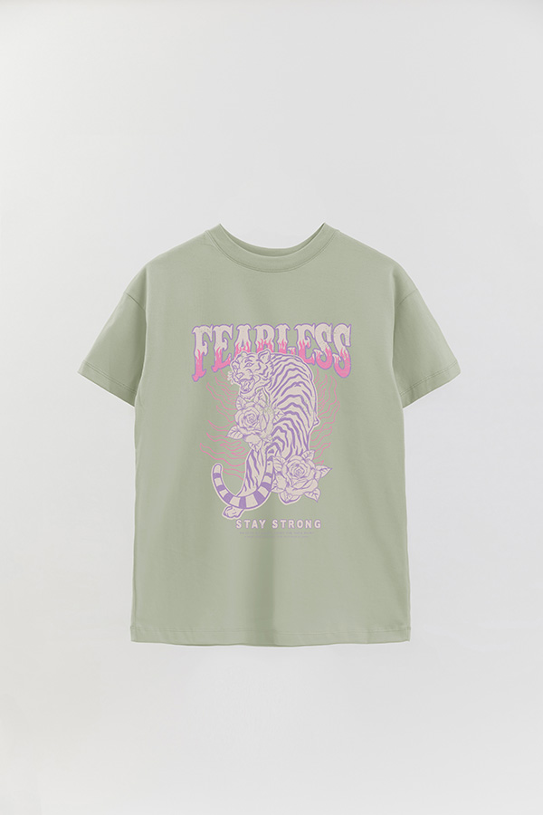 REMERA OVER ESTAMPADA FEARLESS 1