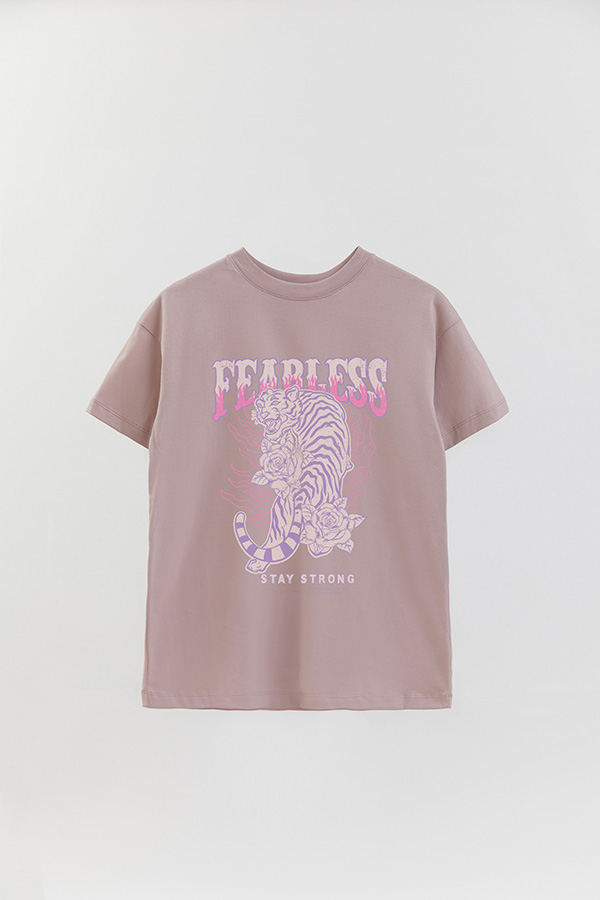 REMERA OVER ESTAMPADA FEARLESS 1