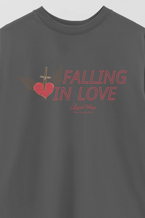 REMERA OVER ESTAMPADA FALLING IN LOVE