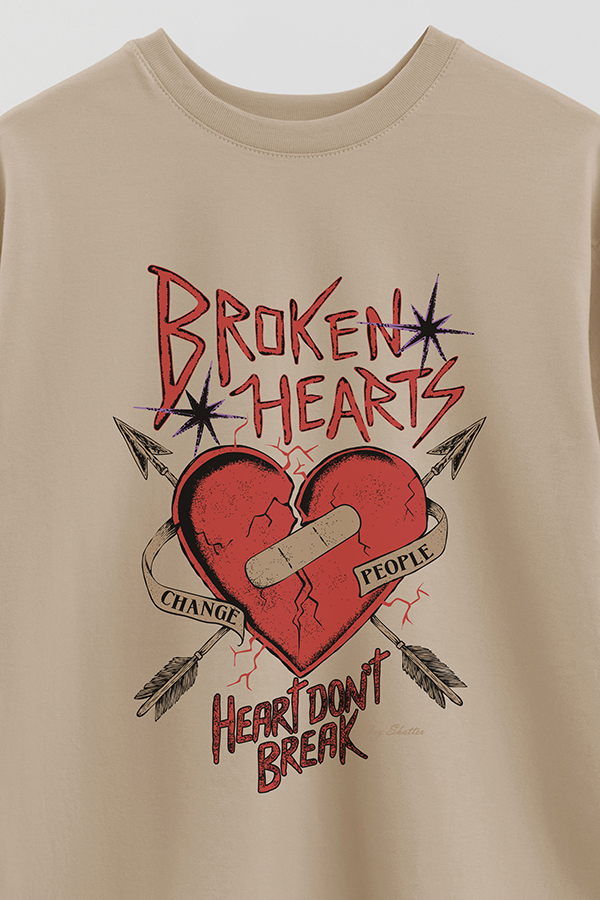 REMERA OVER ESTAMPADA BROKEN HEARTS