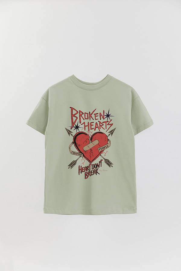 REMERA OVER ESTAMPADA BROKEN HEARTS