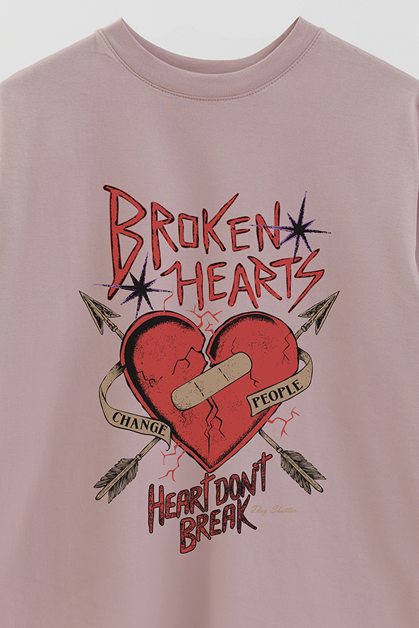 REMERA OVER ESTAMPADA BROKEN HEARTS