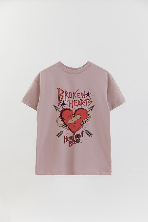 REMERA OVER ESTAMPADA BROKEN HEARTS